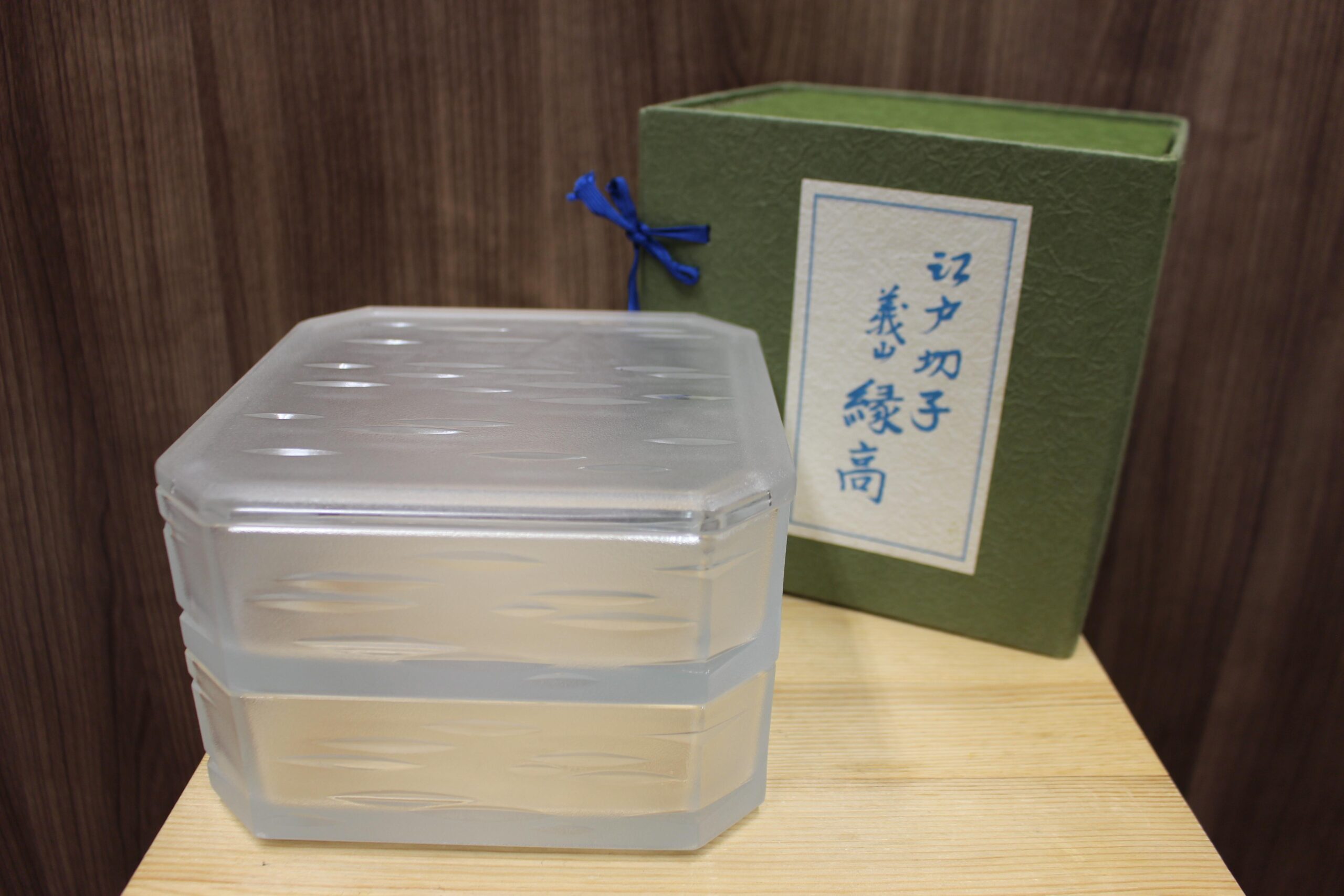 ▽値下げ▽3段重 木製本漆 本物 貝象嵌細工 沈金細工 店舗販売 南区花畑